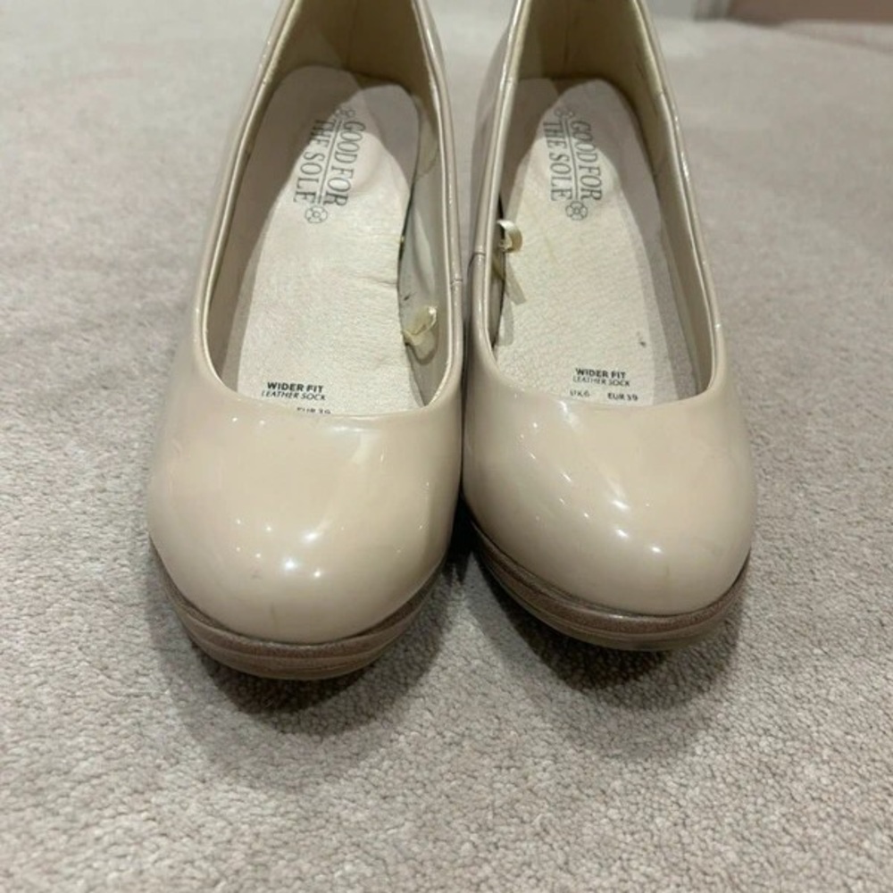 Comfortable Cream Women's Shoes